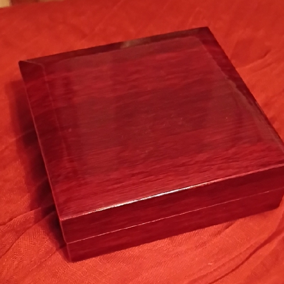 Source Unknown Gold Necklace with Crystal Drop - Picture 7 of 7